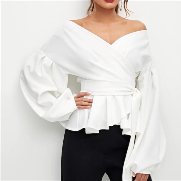 💐NWT Beautiful White Lantern Sleeve Peplum Blouse - Picture 3 of 8